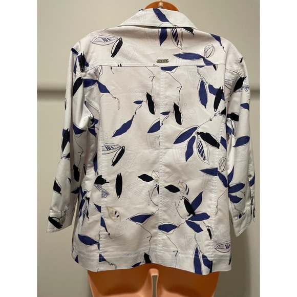 BLACK PEPPER- White leaf print jacket and skirt set - Picture 7 of 9